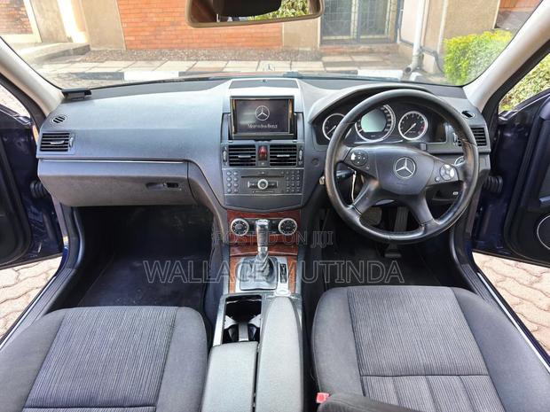 Mercedes-Benz C200 2008 Blue