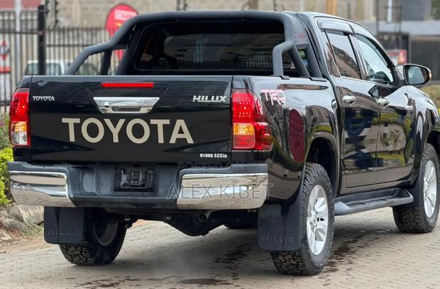 Toyota Hilux 2019 Black