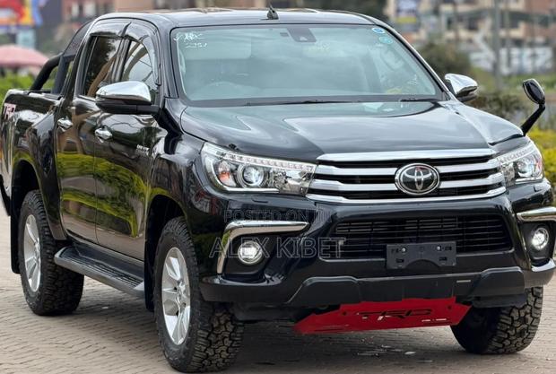 Toyota Hilux 2019 Black
