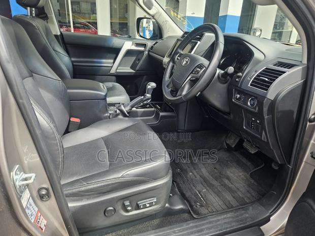 Toyota Land Cruiser Prado 2021 Gray