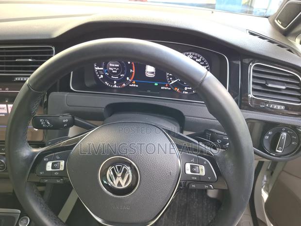 Volkswagen Golf 2019 Pearl