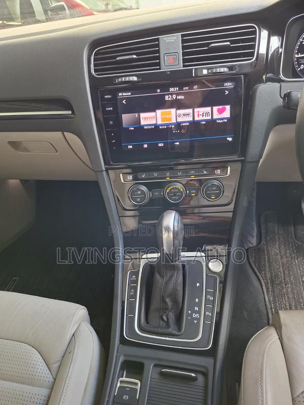 Volkswagen Golf 2019 Pearl