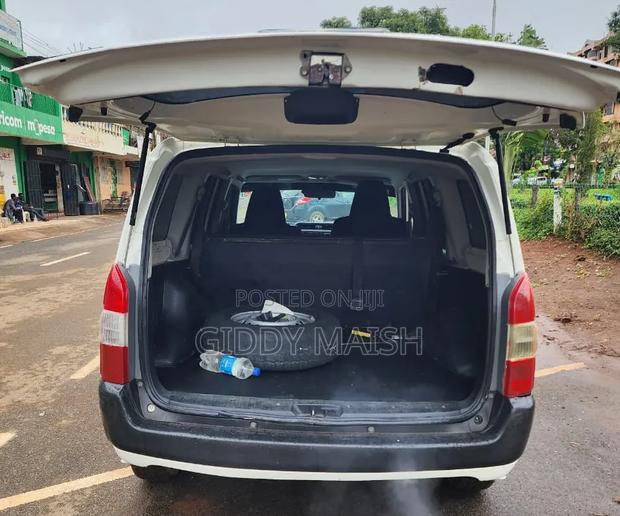 Toyota Probox 1.5 DX Comfort 2WD 2016 White