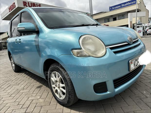Toyota Sienta 2008 Blue