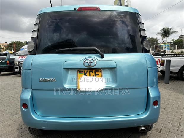 Toyota Sienta 2008 Blue