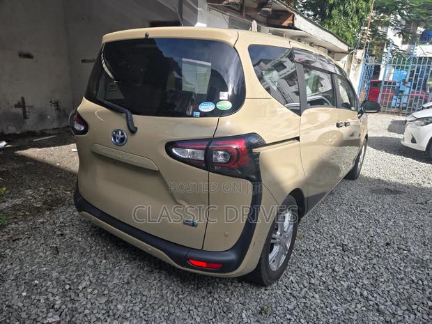 Toyota Sienta 2020