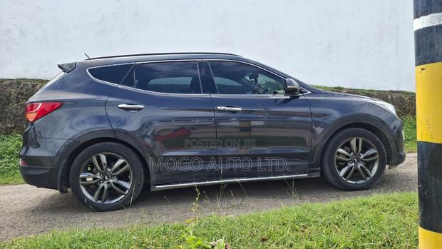 Hyundai Santa Fe 2015 Blue