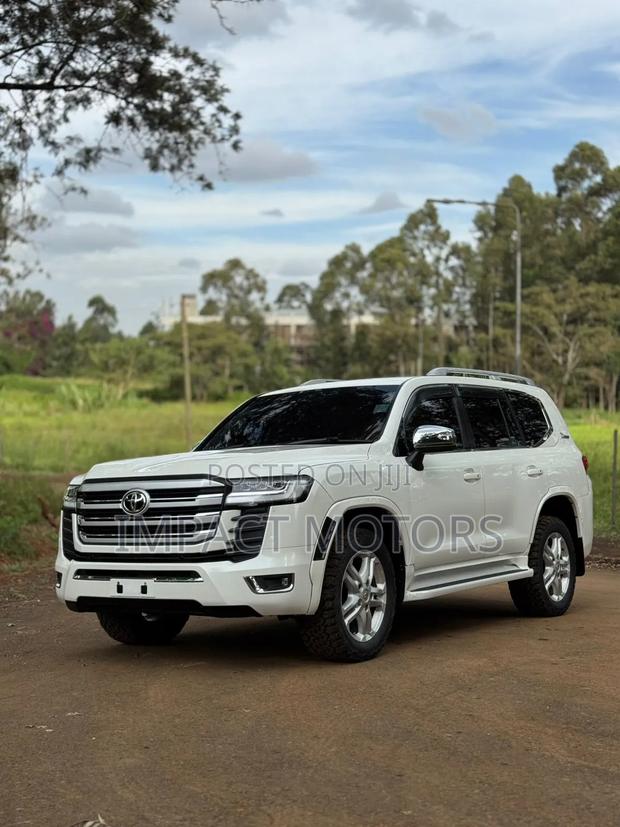 Toyota Land Cruiser Prado 2012 Pearl