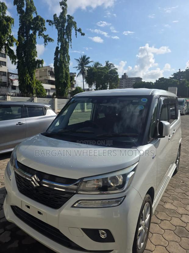 Suzuki Bandit 2019 White