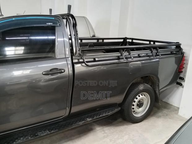 Toyota Hilux 2024 Gray