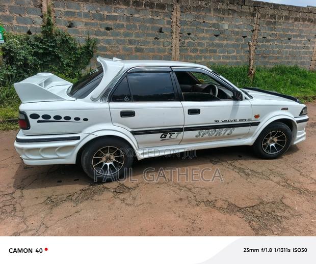 Toyota Corolla 1995 White