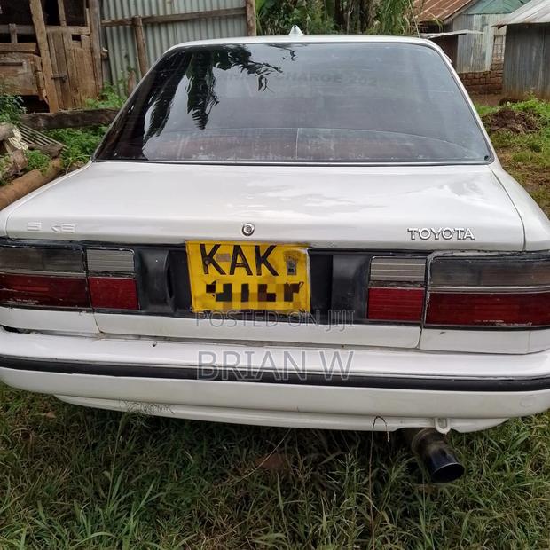 Toyota Corolla 1999 White