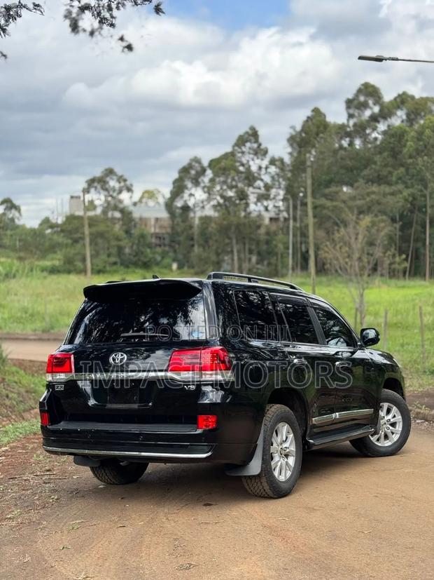 Toyota Land Cruiser Prado 2017 Black