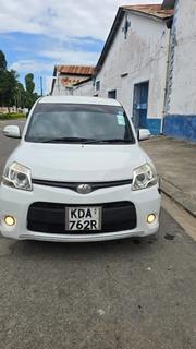 Toyota Sienta 2013 White for sale