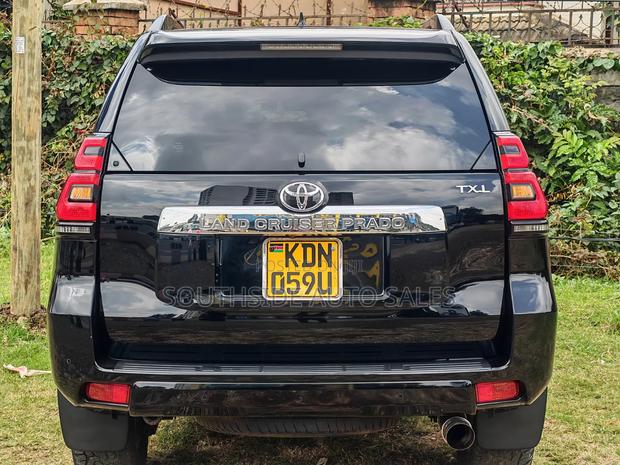 Toyota Land Cruiser Prado 2017 Black