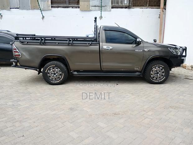 Toyota Hilux Revo Single Cab Deisel 2.4 RWD 2018 Gray
