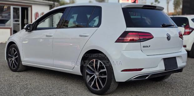 Volkswagen Golf 2019 White