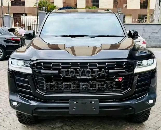 Toyota Land Cruiser 2023 Matt Black