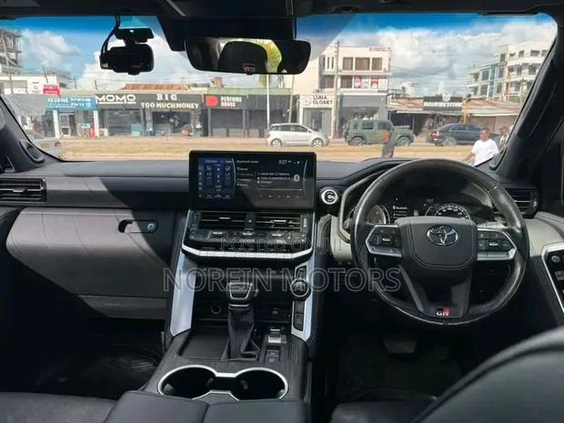 Toyota Land Cruiser 2023 Black