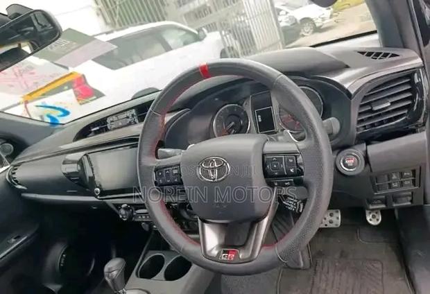 Toyota Hilux 2020 Black