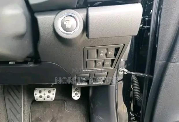 Toyota Hilux 2020 Black