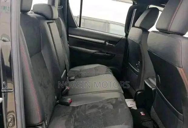 Toyota Hilux 2020 Black