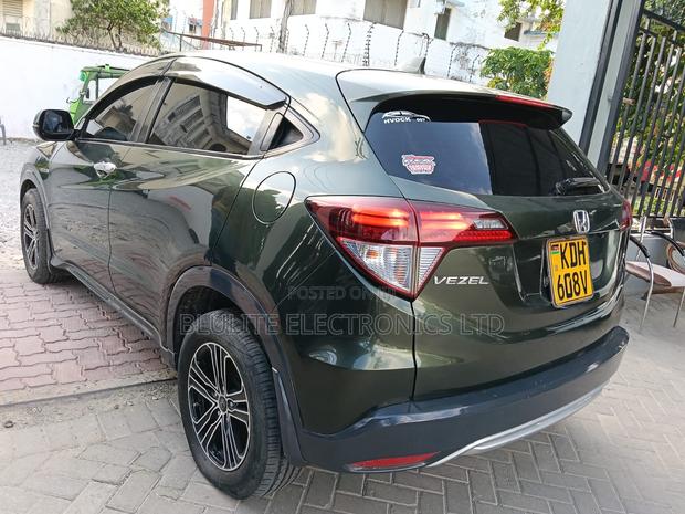 Honda Vezel 2015 Green