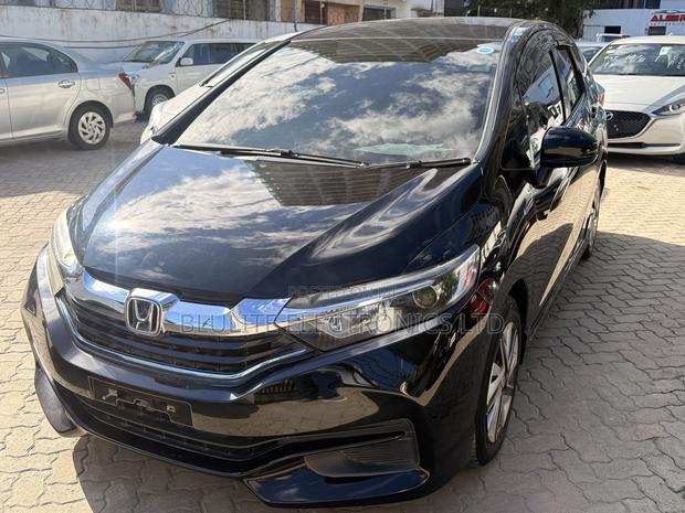 Honda Fit Shuttle 2018 Black