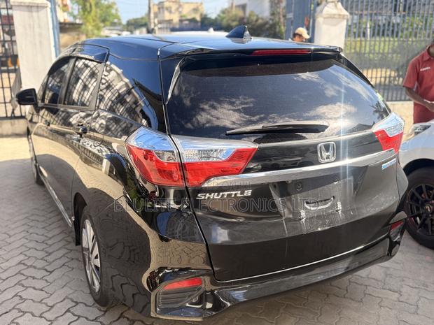 Honda Fit Shuttle 2018 Black