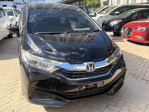 Honda Fit Shuttle 2018 Black
