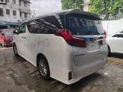 Toyota Alphard 2018 Off white for sale