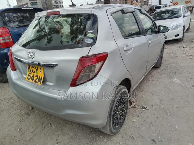 Toyota Vitz 2013 Silver