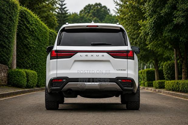 Lexus LX 600 2022 White