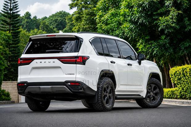Lexus LX 600 2022 White