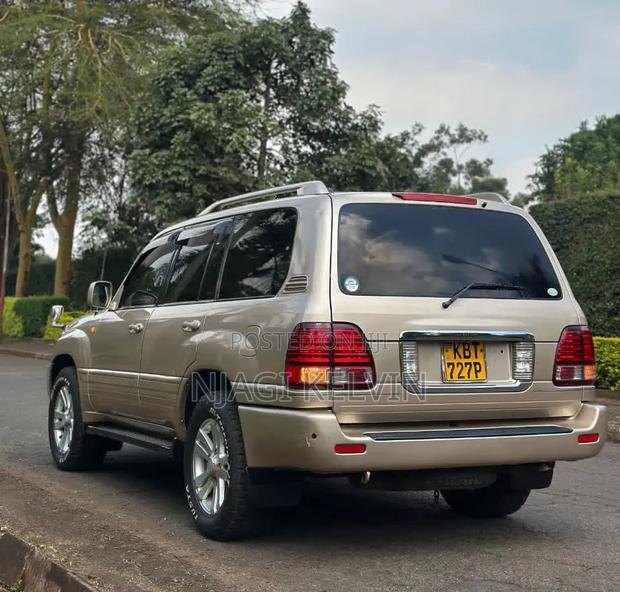 Toyota Land Cruiser Cygnus 4.7 2006 Gold