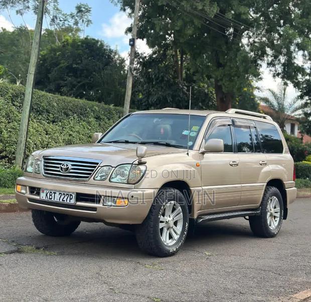 Toyota Land Cruiser Cygnus 4.7 2006 Gold