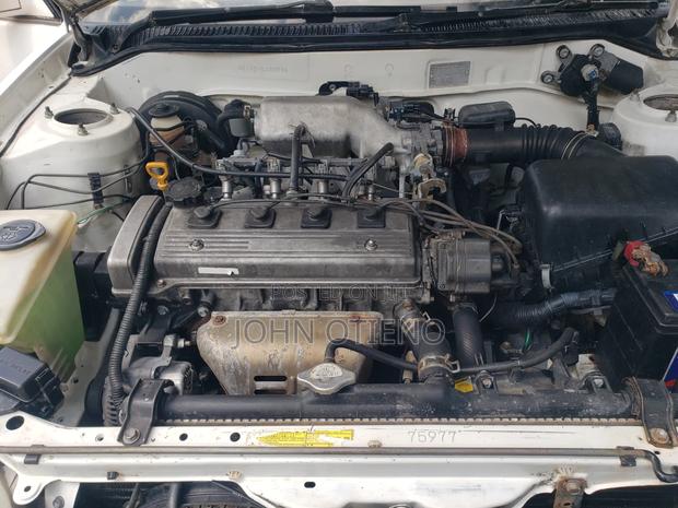 Toyota Corolla 2001 White