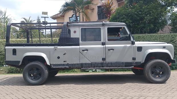 Land Rover Defender 2000 Gray
