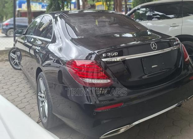 Mercedes-Benz E300 2019 Black