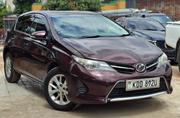 Toyota Auris 2014 Maroon for sale