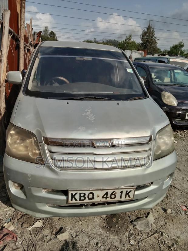 Toyota Voxy 2006 Silver