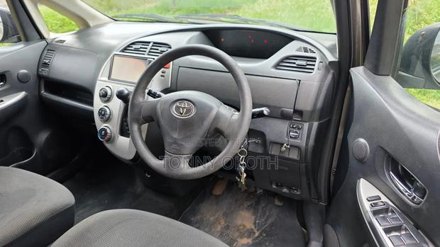 Toyota Ractis 2010 Gray
