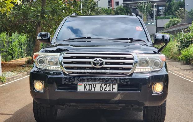 Toyota Land Cruiser Prado 2013 Black