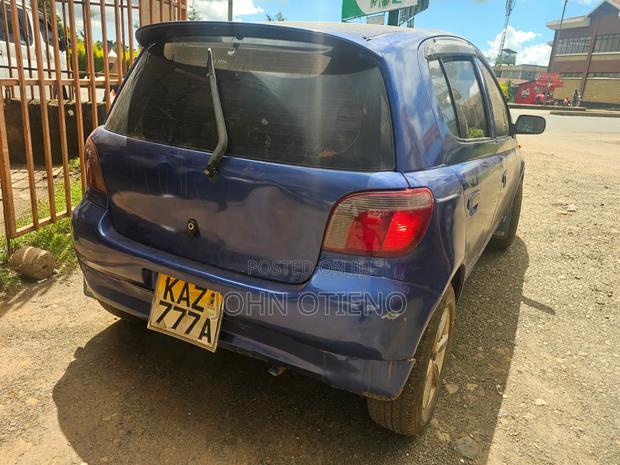Toyota Vitz 2002 Blue