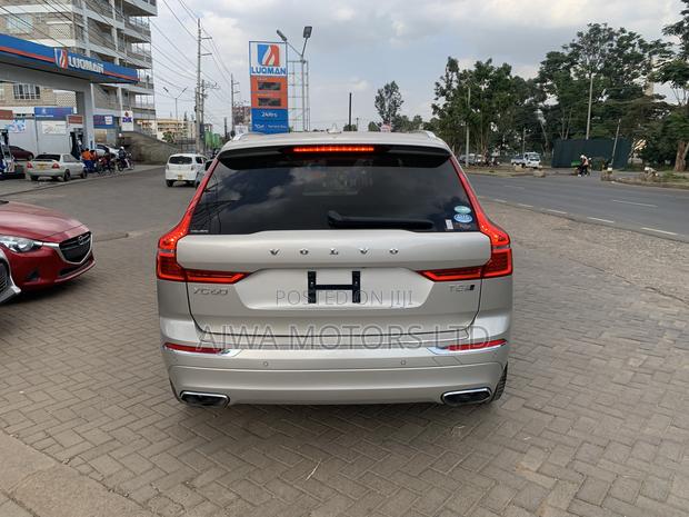Volvo XC60 T5 Inscription AWD 2019 Gold