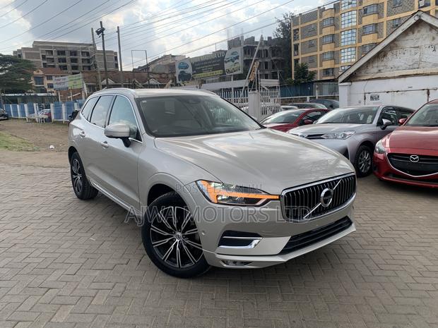 Volvo XC60 T5 Inscription AWD 2019 Gold