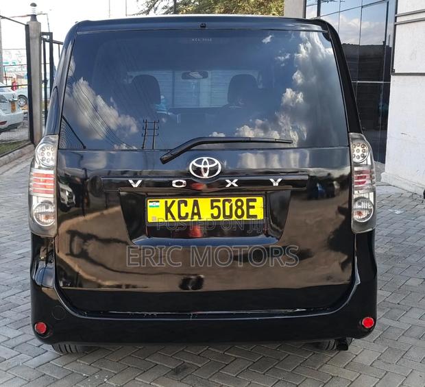 Toyota Voxy 2008 Blue