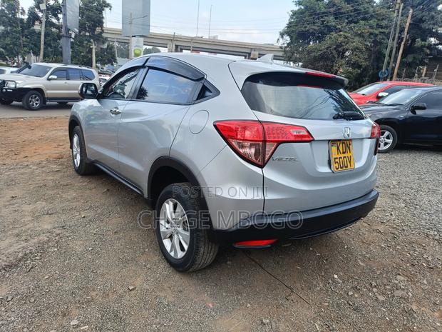 Honda Vezel 2016 Silver