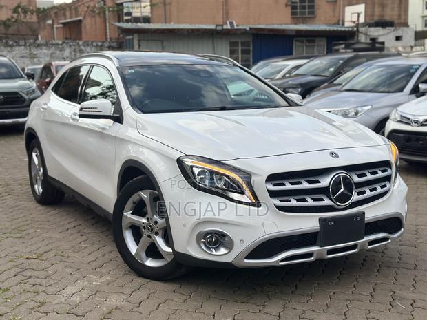 Mercedes-Benz GLA-Class 2019 White