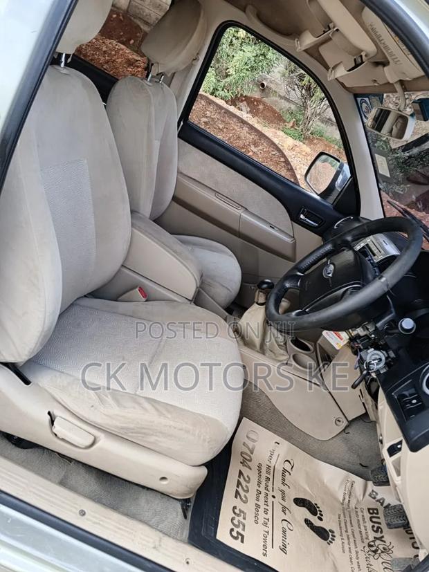 Ford Everest 2010 Beige